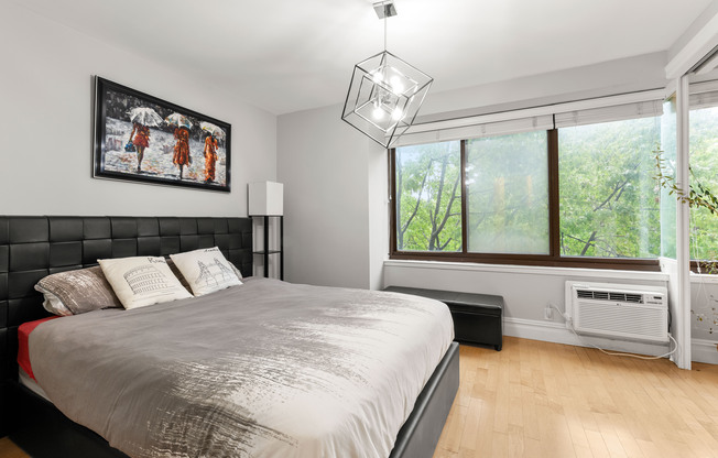 1 bed, 1 bath, 650 sqft, $4,350, Unit 5Y