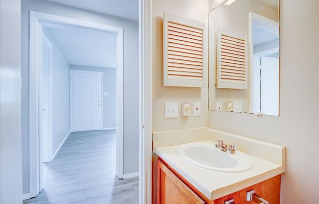 2 beds, 1 bath, 900 sqft, $1,195, Unit 1875 Johnson Road