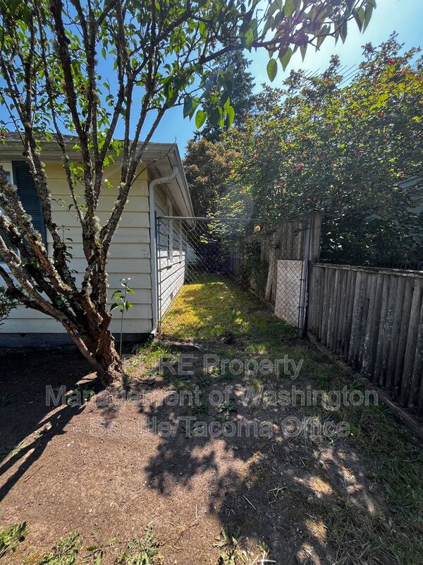 16834 35 AVE S
