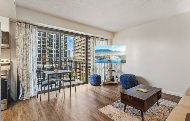Downtown Honolulu Condo - AC . W/D . Full Kitchen