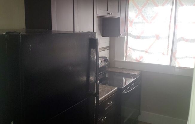 2 beds, 1 bath, $1,200