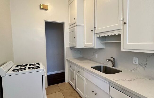 1 bed, 1 bath, 800 sqft, $2,095, Unit #101