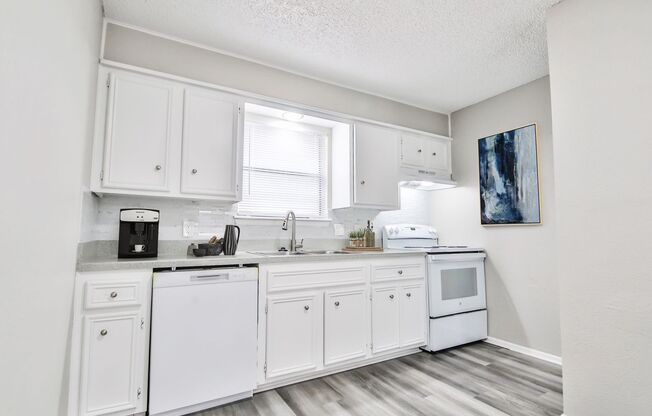 1 bed, 1 bath, 590 sqft, $825