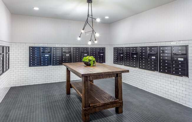 inwood mail room with table
