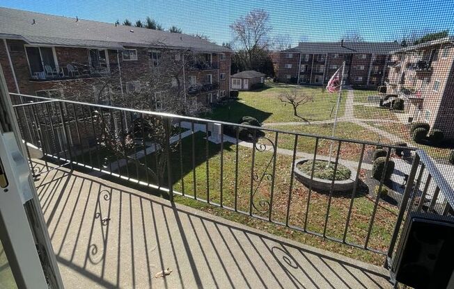 1 bed, 1 bath, 600 sqft, $1,475, Unit D - 34