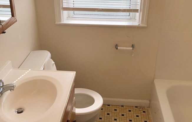 2 beds, 1 bath, 725 sqft, $814, Unit 4525-02