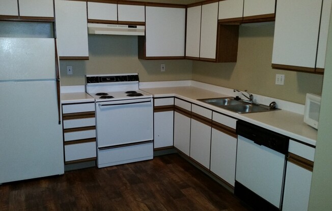 1 bed, 1 bath, 575 sqft, $819, Unit B2