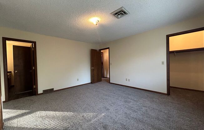 2 beds, 2.5 baths, $1,800