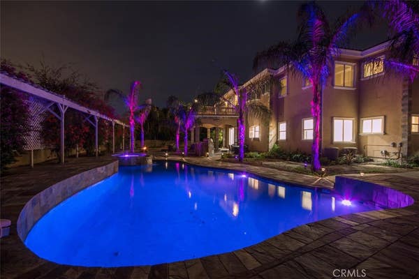 10062 VLY CIR BLVD