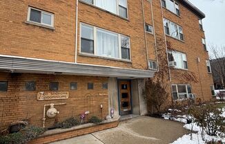 7400 N Sheridan Road, #2A, Chicago, IL 60626