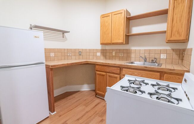 6020 Glisan Apartments - Get 1 Month Free! (Unit #11 Only)