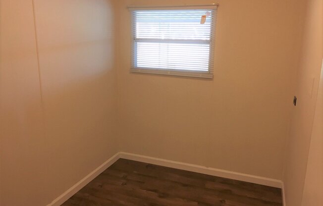 2 beds, 1 bath, $975