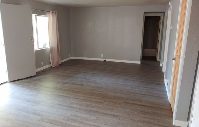 Sanders Beach Beauty-Short Term Rental  May-July2025