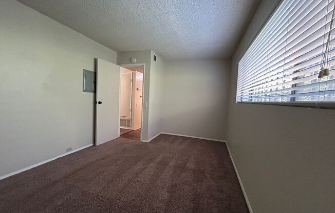 1 bed, 1 bath, $1,600, Unit 11