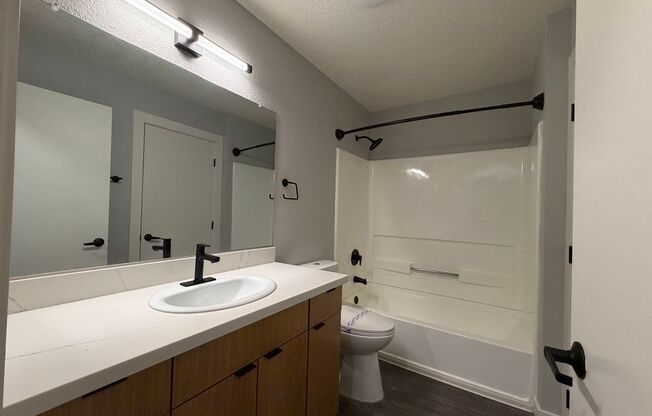 2 beds, 2 baths, 980 sqft, $2,655, Unit K206