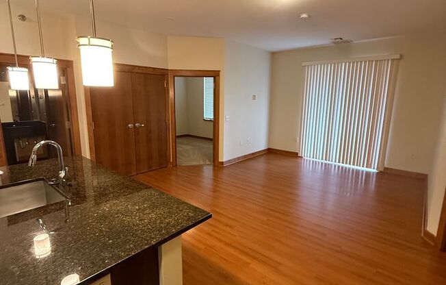 2 beds, 2 baths, $1,425, Unit 103