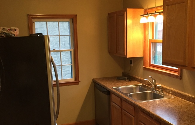 Gorgeous 3 Bedroom 1 Bathroom Home in St. Paul!