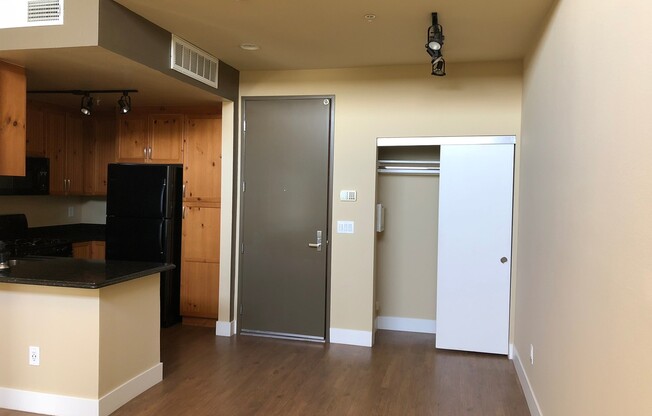 1 bed, 1 bath, 604 sqft, $2,665, Unit 310 P