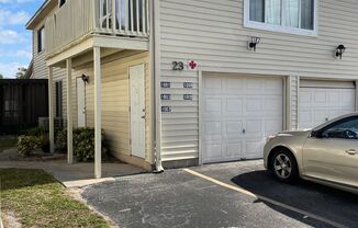 Spacious 2 bedroom/1 Bathroom End Unit Upstairs Condo.