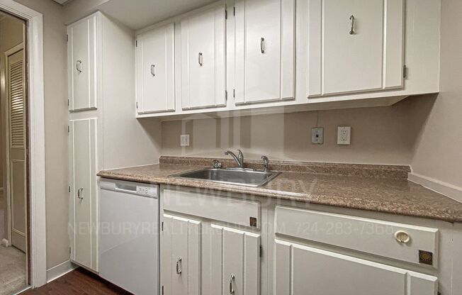 1 bed, 1 bath, 765 sqft, $995, Unit TH 405