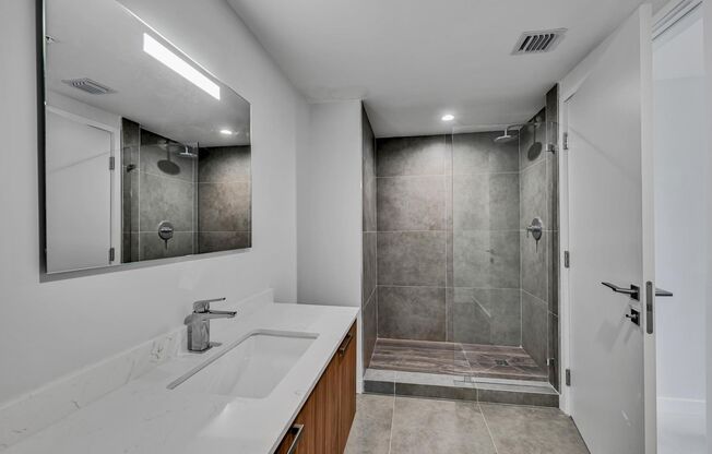 2 beds, 2 baths, 901 sqft, $2,861, Unit 606