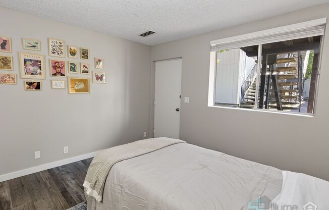 A SPOOKTACULAR DEAL: UNITS FOR $595 + 1 MONTH FREE!
