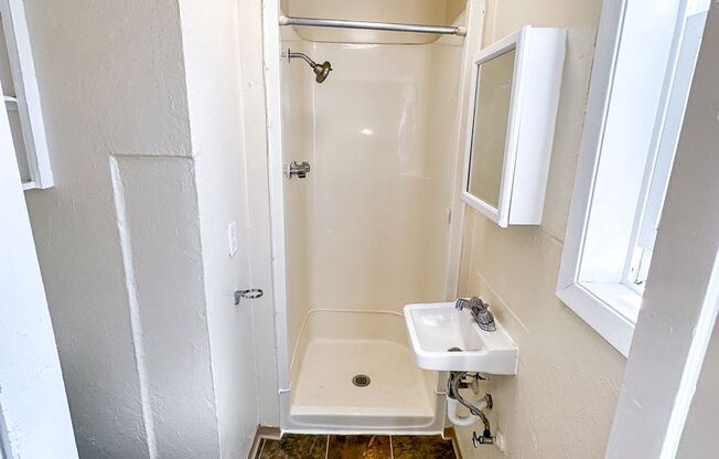 1 bed, 1 bath, 500 sqft, $1,250, Unit A3