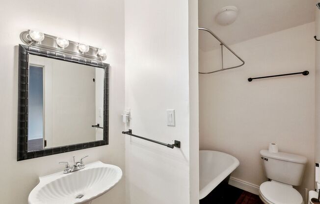 Precious Marigny Cottage! Must See!