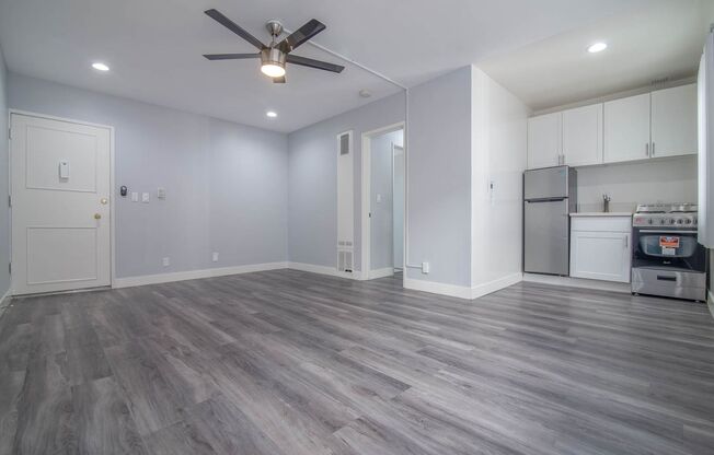 Studio, 1 bath, $2,100, Unit 07