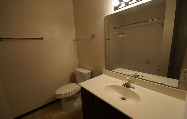 1 bed, 1 bath, 780 sqft, $1,267, Unit 216