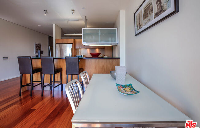 1 bed, 1 bath, 970 sqft, $2,700, Unit 707