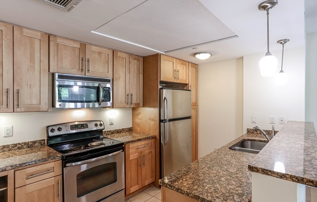 3 beds, 2 baths, 1,175 sqft, $5,200, Unit 302