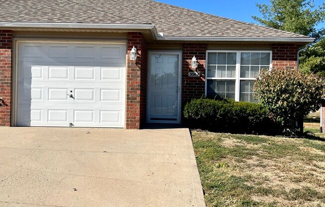 Ranch townhome w/ outdoor Maintenance provided