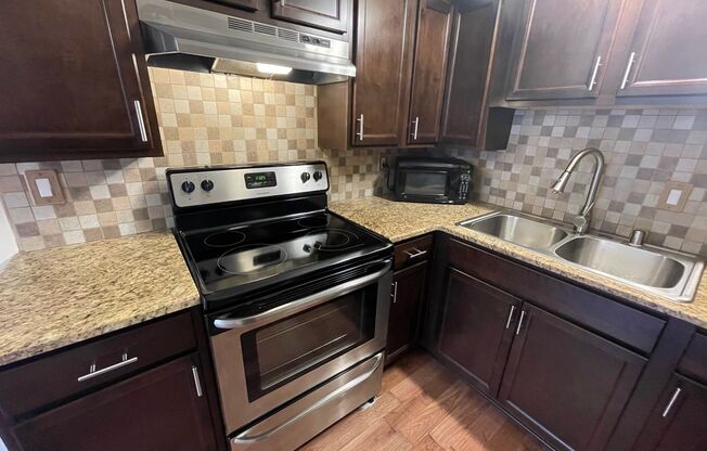 2 beds, 2 baths, 872 sqft, $1,275, Unit 20-A