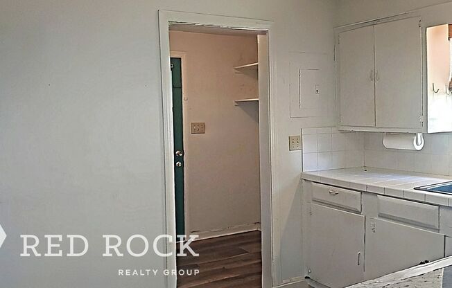 3 beds, 1 bath, $1,600