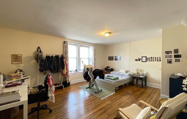 2 beds, 1 bath, 1,400 sqft, $1,495, Unit 4530-C21