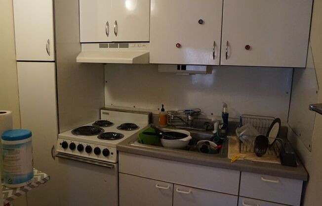 1 bed, 1 bath, $1,090, Unit 2E