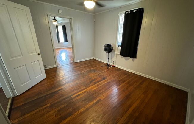 2 beds, 1 bath, $1,100