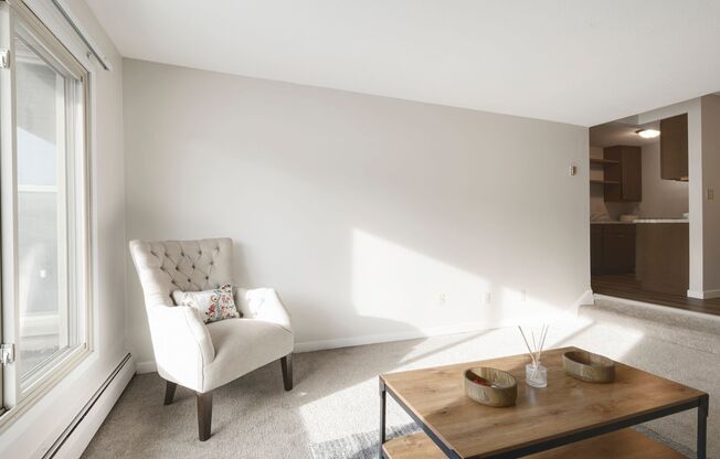 Studio, 1 bath, 425 sqft, $1,045, Unit 176