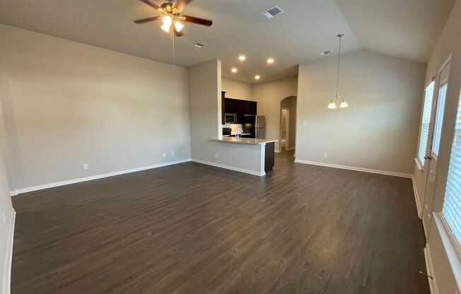 Luxury 3/2 Duplex in Seguin, Texas (Navarro ISD)