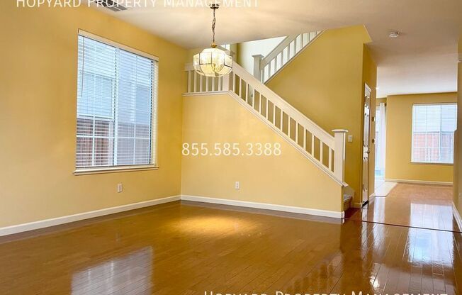 933 DESMET DR