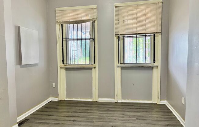 2 beds, 1 bath, 964 sqft, $1,350, Unit #1