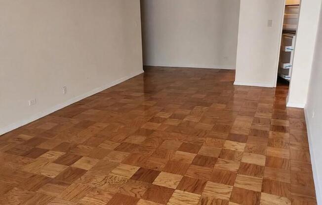 141 E 55 ST