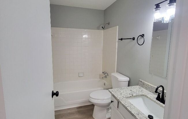 1 bed, 1 bath, 1,100 sqft, $1,095