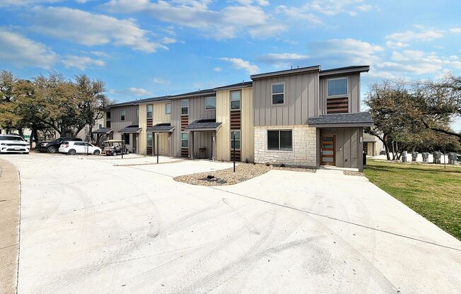 Sophisticated 3/BR 2.5/BS Home in Point Venture – Modern Comfort & Style!