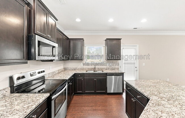 6821 RESTING GRV RD