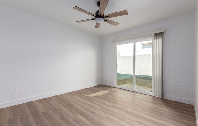 2 beds, 1 bath, $1,650, Unit 11