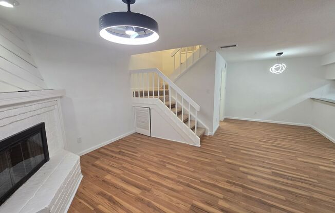 Updated Townhome Condo in Prime Location!