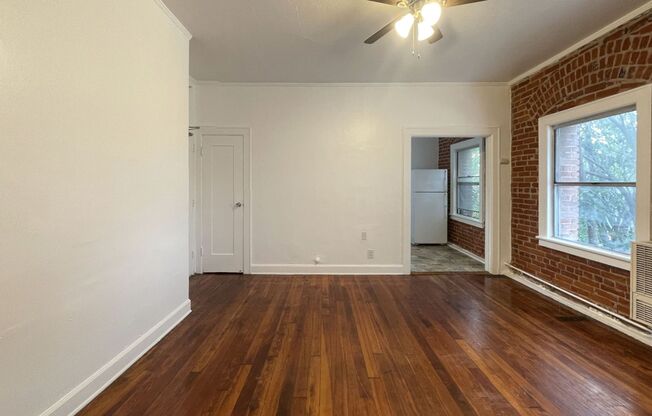 BAE - 512 Bonnie Brae Apts