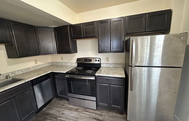 1 bed, 1 bath, $995, Unit 812